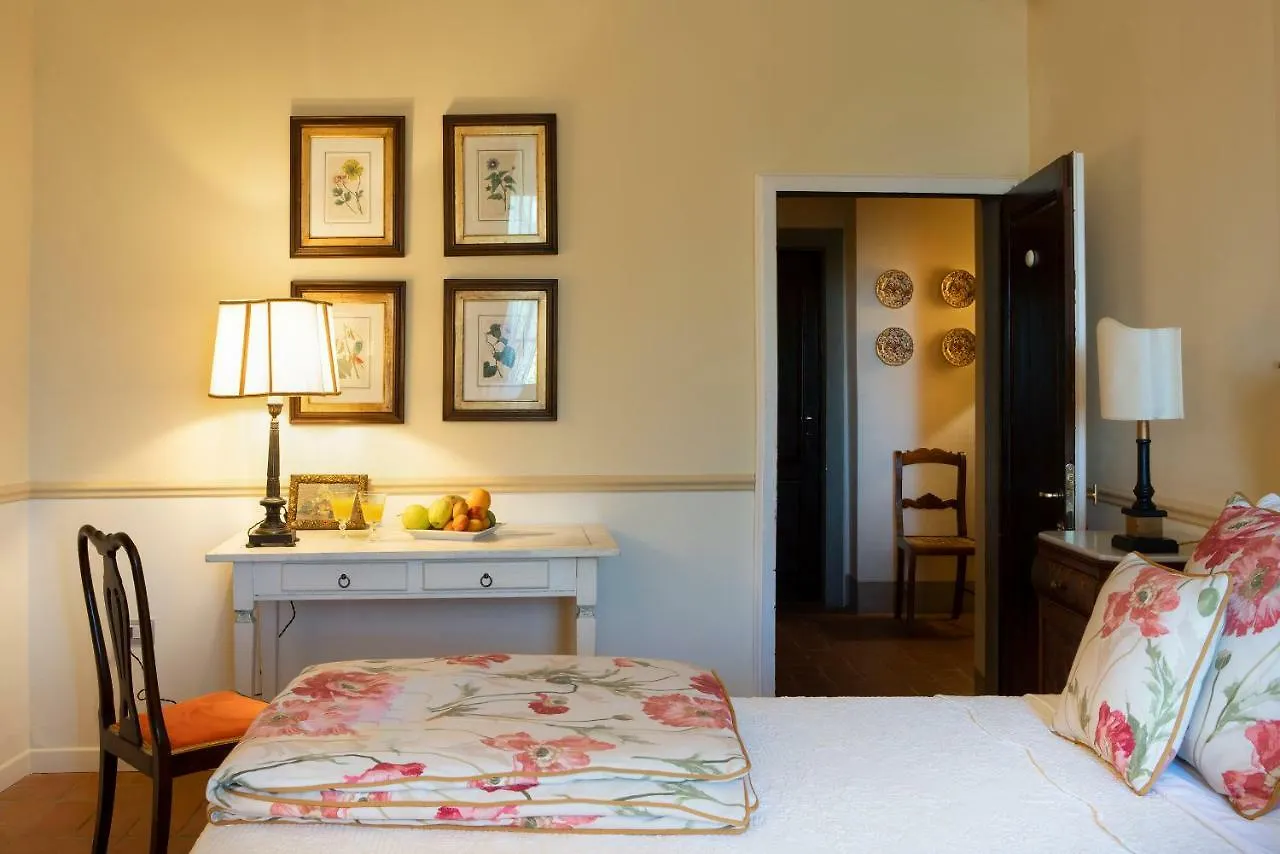 Palazzo Malaspina B&B San Donato in Poggio 3*,  Italy