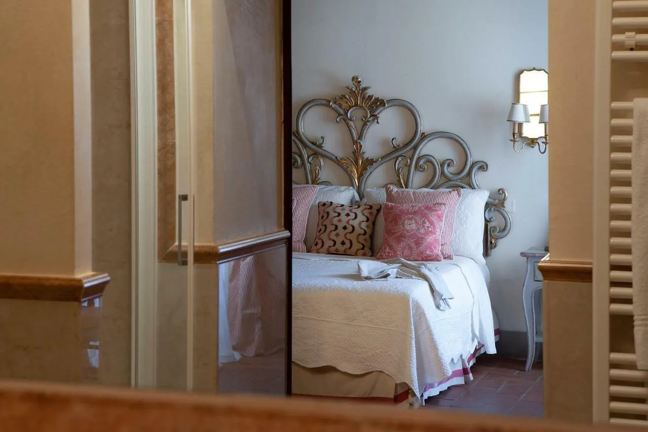 Palazzo Malaspina B&B San Donato in Poggio Bed & Breakfast