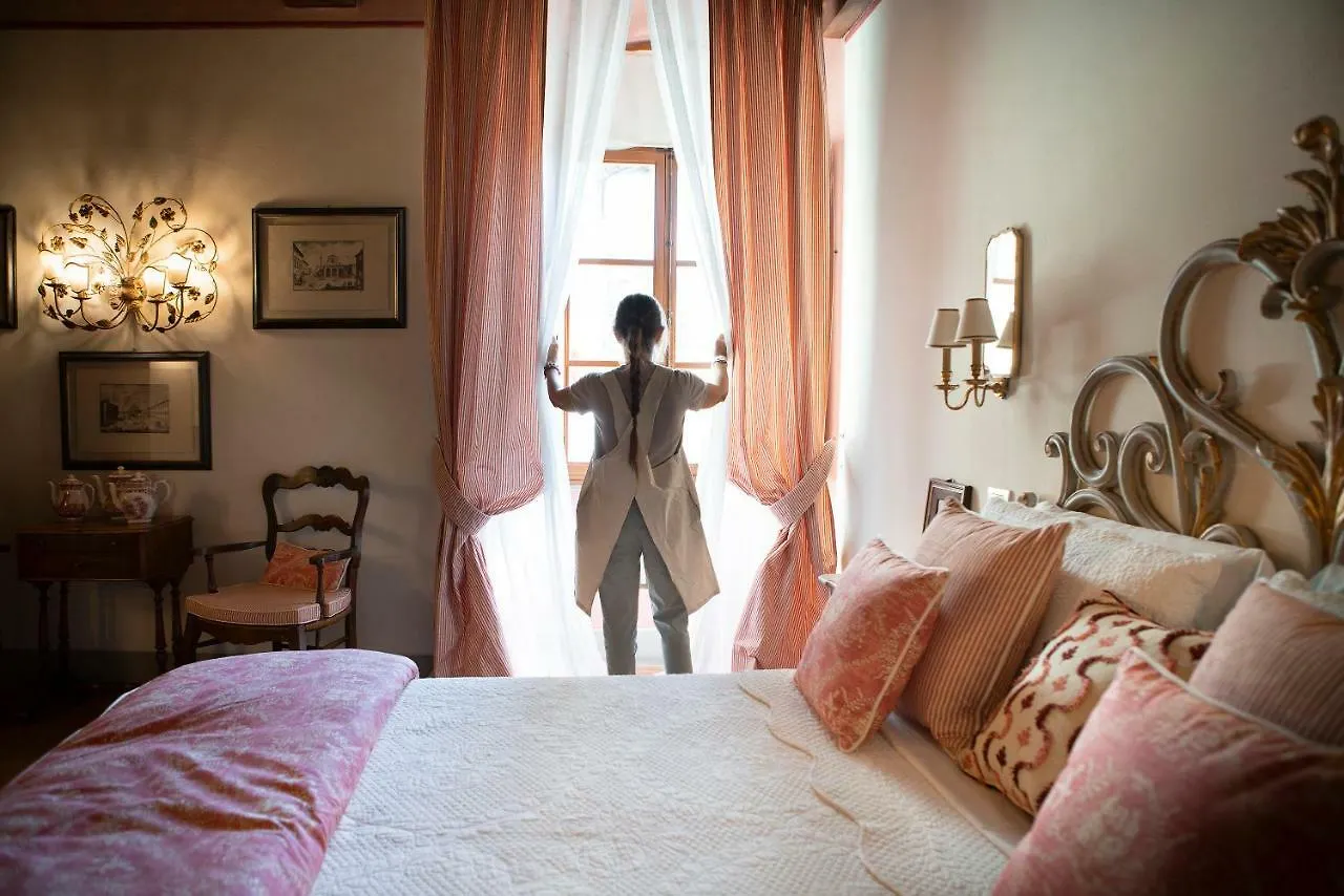 Palazzo Malaspina B&B San Donato in Poggio Oda ve Kahvaltı